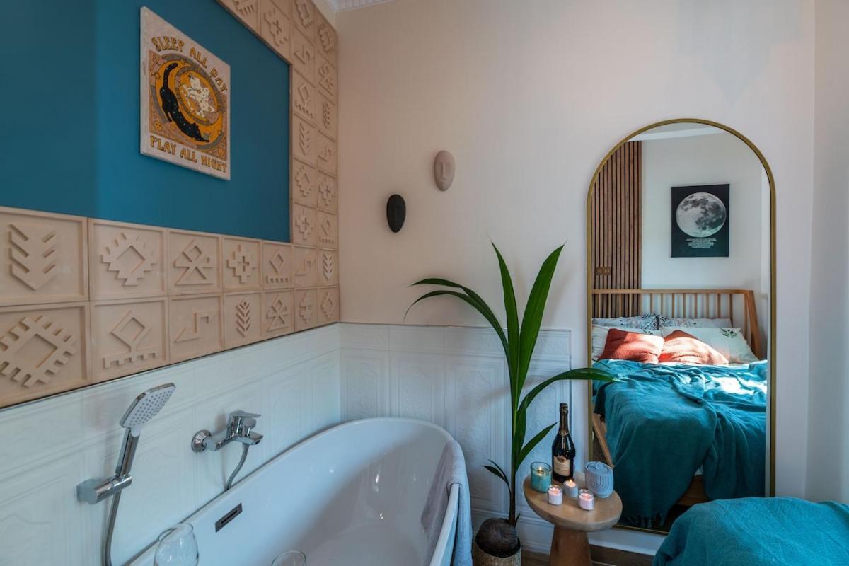 Daire Otto Enjoy Relax 30 Sec To Taksim Bathtub İstanbul